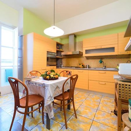La Camelia Apartment Sorrento Bagian luar foto